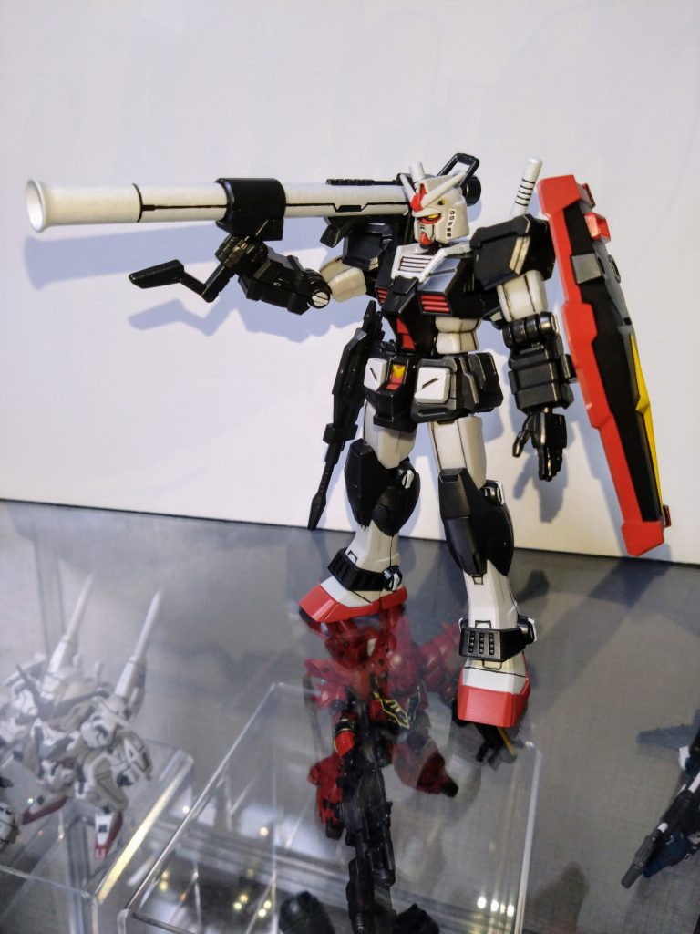 スミ入れはエナメル塗料のブラックです。