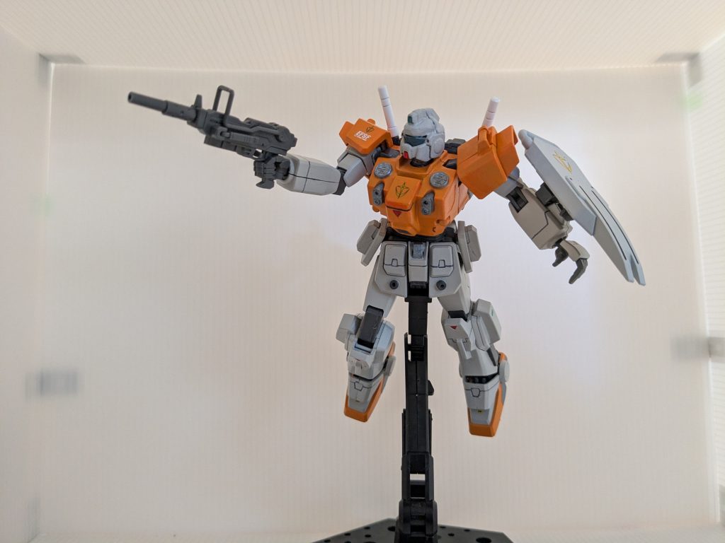 シタデルカラーで筆塗りしています。デカールは控えめ、仕上げは半光沢です。しかし、やっぱり顔の作りは浮いていますね。