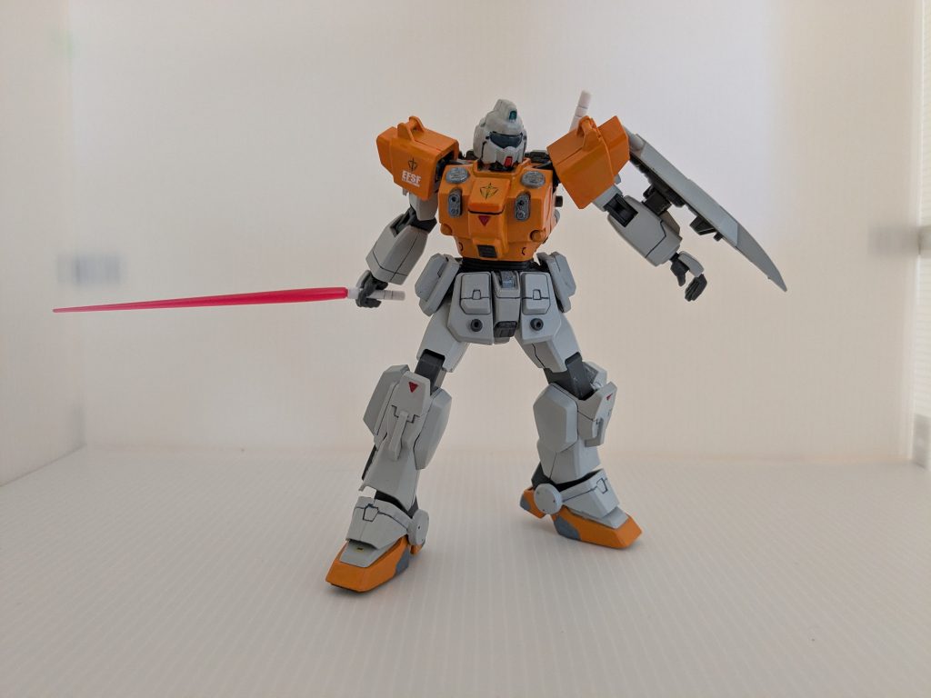 ビームサーベルラックはエンゲージガンダムの余りパーツです。握り手とは、サイズが合っていないです。