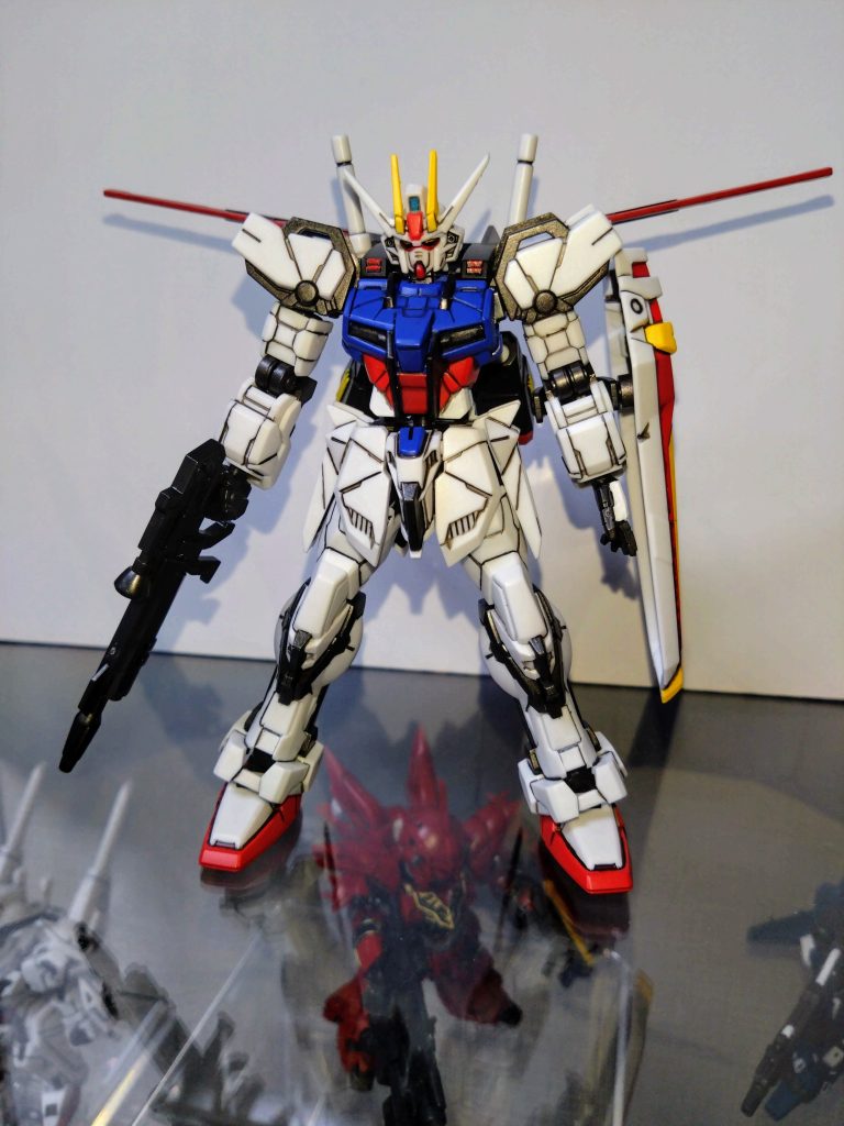 エールストライカーを装備して、エールストライクガンダムに。