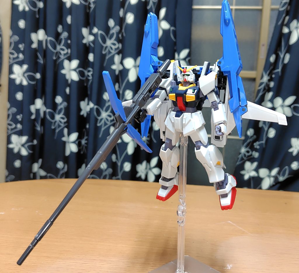 航行形態から戦闘形態のMk-Ⅱ・スーパーガンダムの名称と化した姿。付属のロングライフルを保持するにはREVIVE版の持ち手じゃなく旧HG版の持ち手でないと持てません。