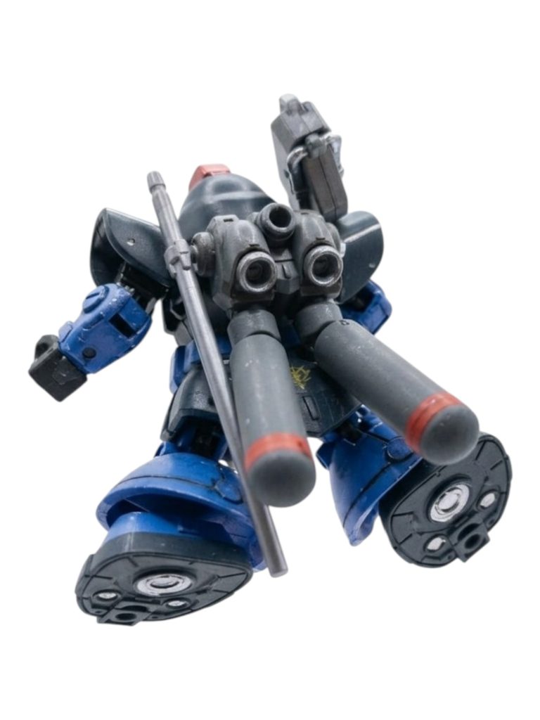 バックパックはジャンクパーツを適当に加工してリックドムⅡ風味に。