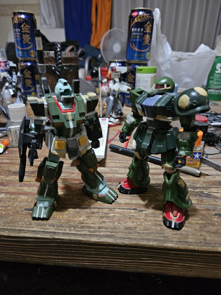 作品名：ザクの日<p>ジム「今日ザクの日だけどお前、いつ完成すんだ？」 ザク「…4月6日クビ洗って待ってろ」</p>
