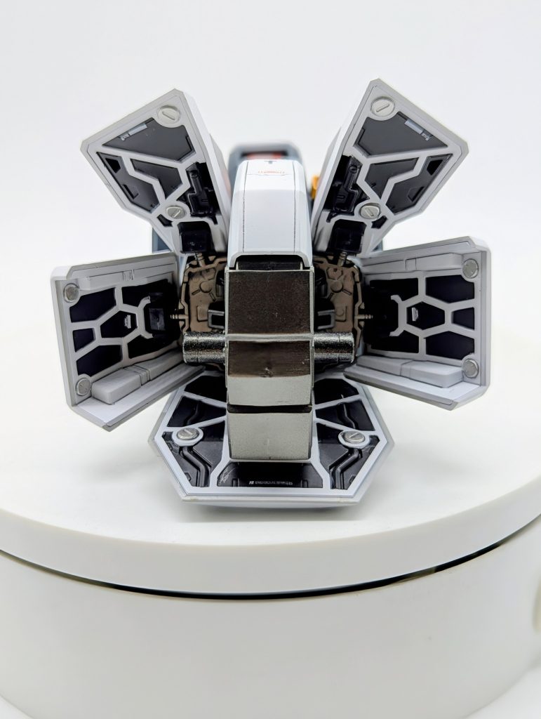 PGガンダムMark2改修塗装完成品–3枚目/制作者：kenshira0123