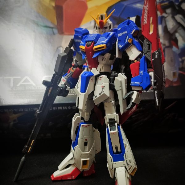 先ずは時系列順に組んでみようと思います。過去に制作したRGZガンダムから数年ぶりのゼータ✨そして久し振りのMG!!2.0よりもコンパクト化されたとされるウェイヴライダー形態とカトキ氏デザインでは珍しい!?アニメ遵守デザインゼータの完成形を直に見てみたい!!という心境です。組み立てペース遅い方なのですが、夕方ぐらいの完成を目処にやってみます!!（3枚目）