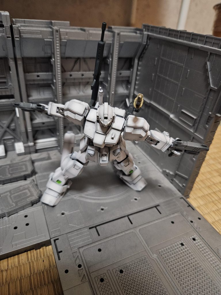 関節を強化している為、機体の動きがスムーズで速い実は格闘能力が高いちなみに40ガンナーはガンナー(ガン)×フォーマル(カタ)から