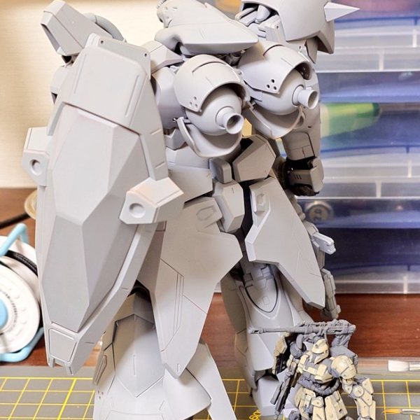 重い腰がようやく上がって塗り始めました。なんとかそれっぽい色があったので調色無しです！（3枚目）