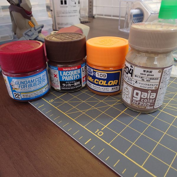 重い腰がようやく上がって塗り始めました。なんとかそれっぽい色があったので調色無しです！（5枚目）