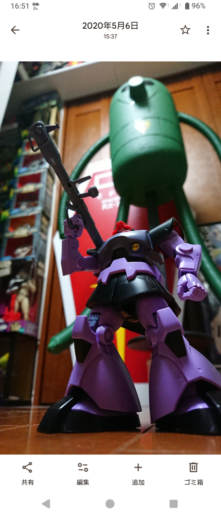 1/144のドムとの比較😁。