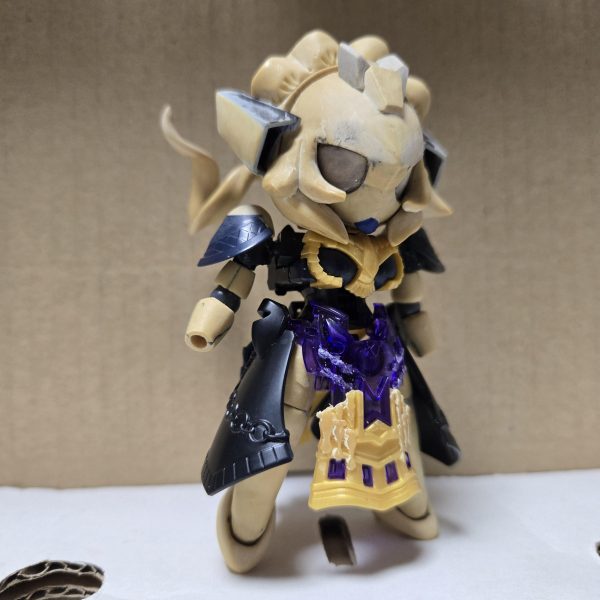 クレオパトラキュベレイが手に入ったので過去に投稿した侍従騎士ウーンドウォートをまた作ろうと思いますウーンドウォート味を少しでも出す為に今回は本家の設定どおりバルカンポッドをメイドカチューシャに着けたりしてみます（6枚目）