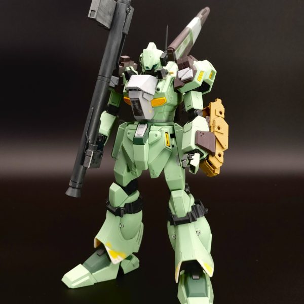 大きな工作、スジ彫りもほとんど終わり、残すは左腕の増加装甲にある空白をどうするか…工作量に比例して傷だらけだから、アイディアが出るまでゆっくり時間をかけて丁寧に修整、表面処理していきます。パージしたスタークジェガンがいちばんエロいよなぁ（7枚目）