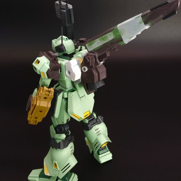 大きな工作、スジ彫りもほとんど終わり、残すは左腕の増加装甲にある空白をどうするか…工作量に比例して傷だらけだから、アイディアが出るまでゆっくり時間をかけて丁寧に修整、表面処理していきます。パージしたスタークジェガンがいちばんエロいよなぁ（2枚目）