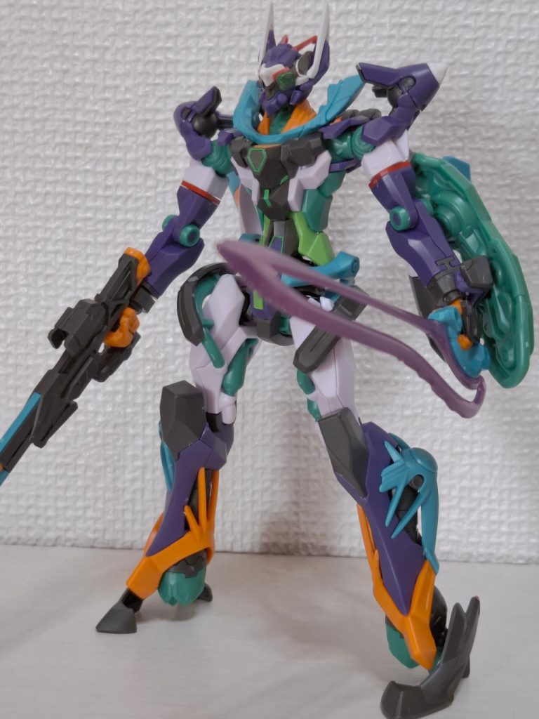 ジフレドも組みました。ビームライフルの照準器のシールがどっかいって無くなったので、ガンダムマーカーのメタリックグリーンで塗ってごまかしてます( ◜◡＾)