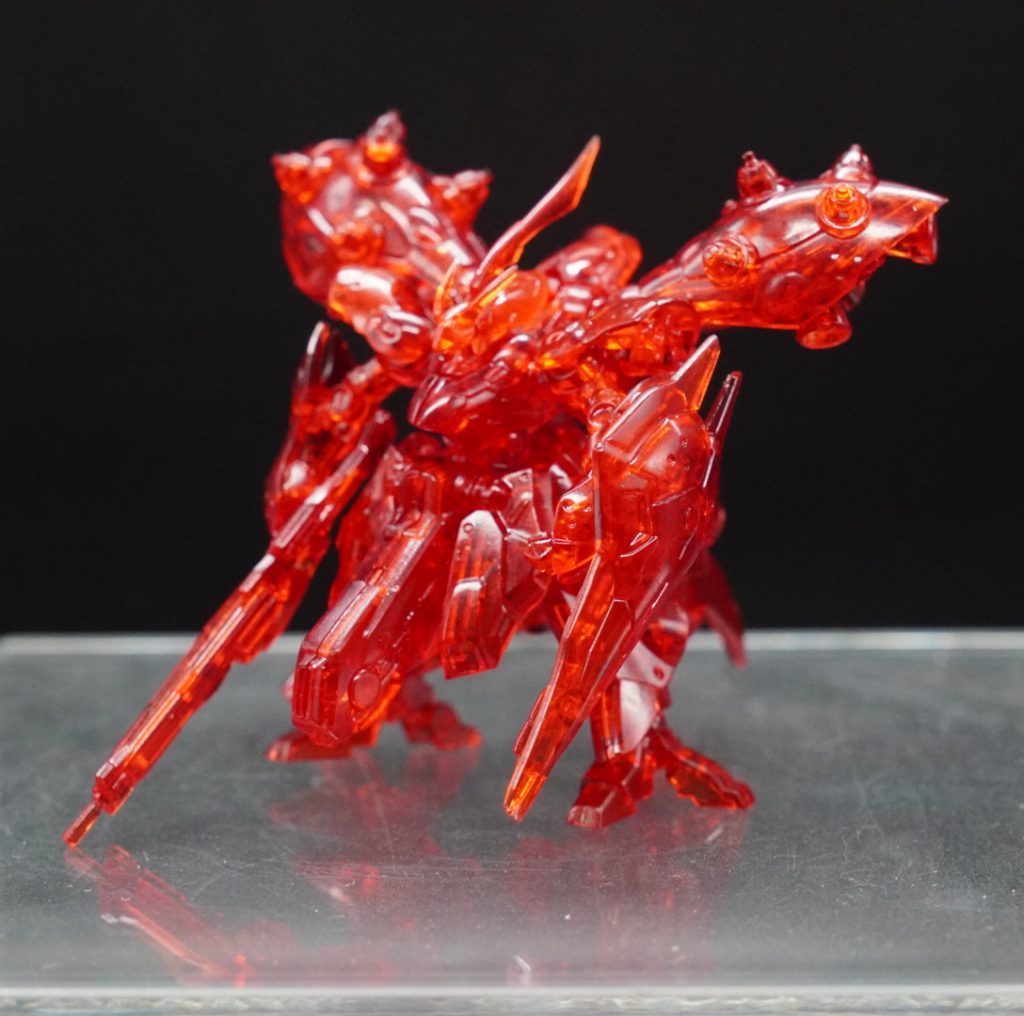 以前、レアカラーを、コンパウンドで、磨いて仕上げたのですが、奥まったディテールは磨けないのと、そもそもABSは透明度が低い素材なのと、磨いてディテールが甘くなるので、コンパウンドはやめて、今回、水性ホビーカラー光沢クリアーで、光沢にしました。これは楽に、透明度と光沢を得られます。