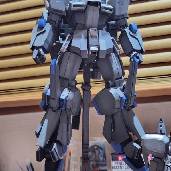 捨てサフしてスミ入れ、デカール前のクリア捨てサフまで出来ました。Z Plus と並べてデカール貼るのが楽しみです♪（2枚目）