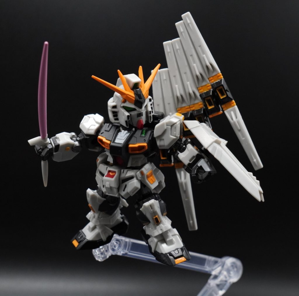 塗装済みのイエロー部は、イエローというより、オレンジっぽかったので、ガンダムカラーのハイネ専用機オレンジをチョイス。