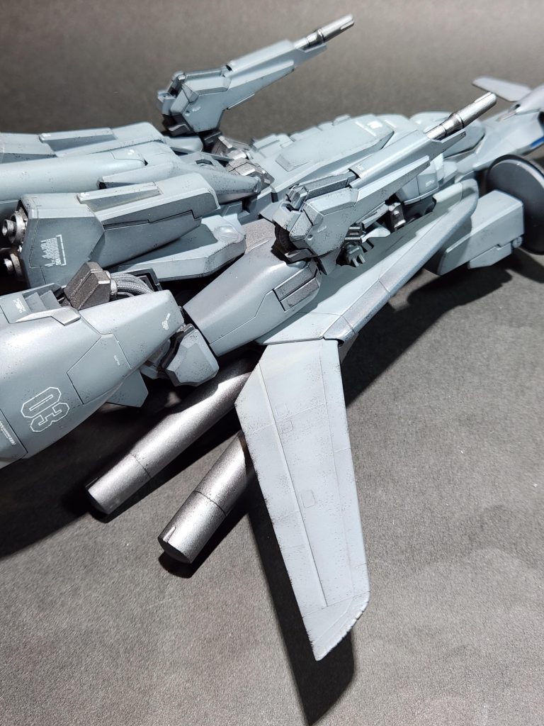 太股下部も一旦切り離して変更しました。凄く地味ですが、これもお気に入りポイントになりました。