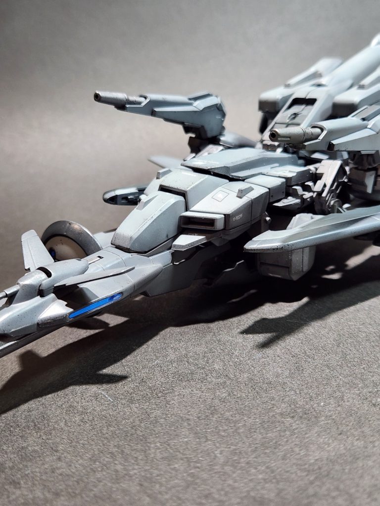 ZPlusはグレー色で戦闘機感が増し、凄く格好良いと思います。しかしテスト機(アムロ搭乗機)のオレンジも良いです。私は結局ウェイブライダー形態ってどれも好みなんでしょうね。