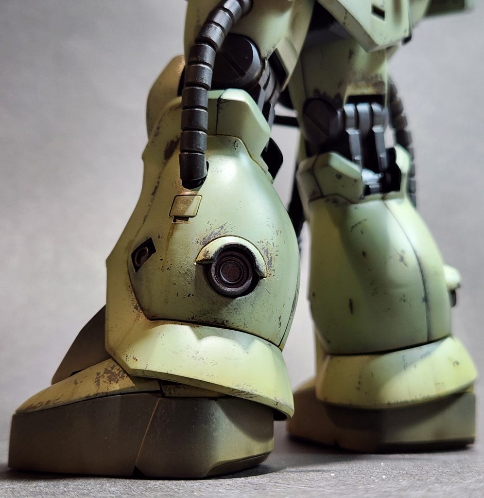 チッピングやオイル垂れ意外に、今回は初の塗装剥がしとオイル染みを採り入れています。塗装剥がしも楽しくて、剥がし過ぎないように我慢しながらでした。癖になりそうです、と言うかもう癖になりました。