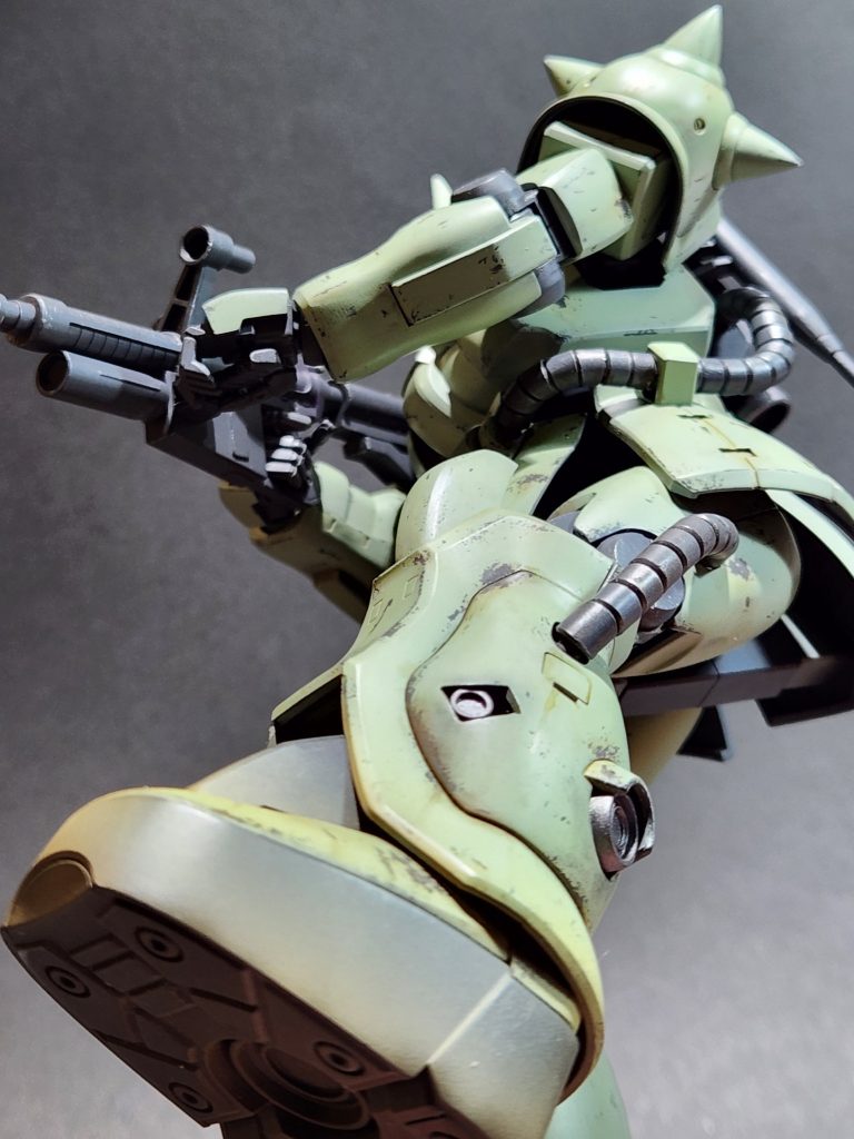 「我々の意地を見よ！！」この一連のシーンは、一生私の心に残り続けるでしょう。量産機あっての高性能機、エース機ですから、量産機に心奪われてしまうのも当然(個人的感情)です。ザクは本当に良いMSですね。