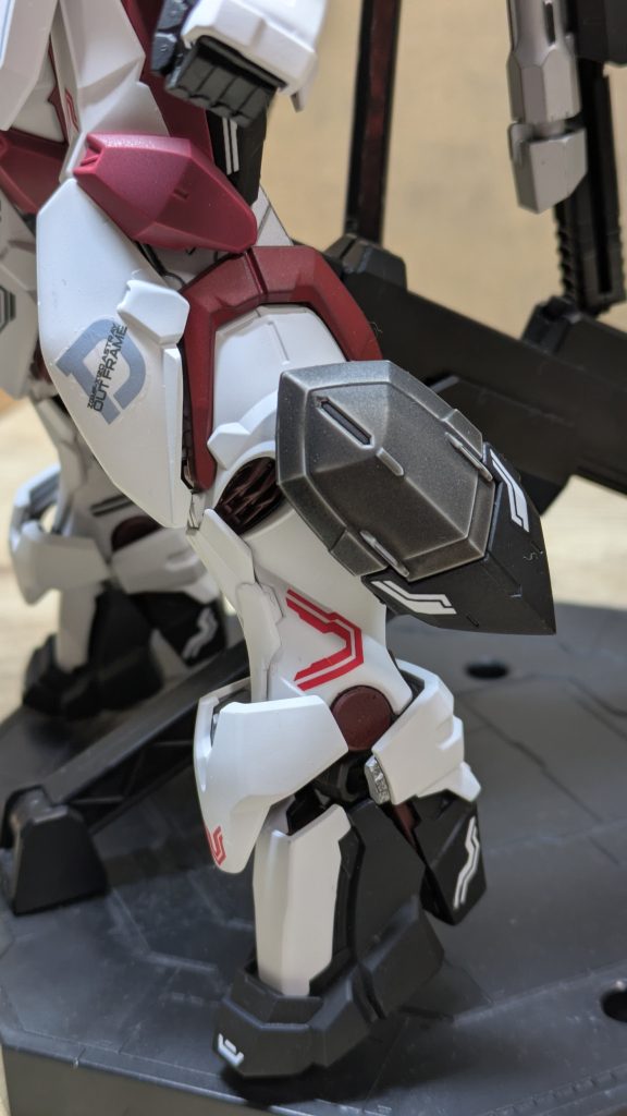 MGバルバトスのパーツを少し使ってロードアストレイ風になってるんじゃないかと思います！！