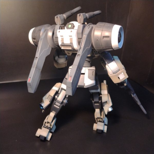 作業ストップとか言いながら結局は組んじゃいました！😄ですが！デカールがまだ無いので完成までは、もう数日かかりそうです！😅その間に気になる所とかチェックして見て手直しでもしてようと思います！😄それと最初に上げた画像と変えました！バックパック横のゴールドが気に入らなかったので塗り直しました！😄ちなみに制作ストーリーはこれにて終了します！デカール自体は色々あるのですが水星の魔女系の物が無く、届くのが数日先になりそうなので！デカール、トップコートしたら完成投稿にアップします！😄ここまで制作ストーリーを見て下さり有難う御座いました！😀では次は完成投稿しますので！お時間が有りましたら観覧宜しくお願いします！（3枚目）