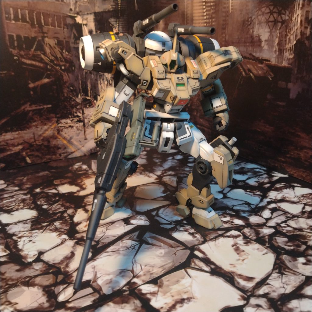 この機体に市街地戦は無かったかもですが!同じ背景ばかりだと面白みが無いような気がしましたので背景変えました!😄