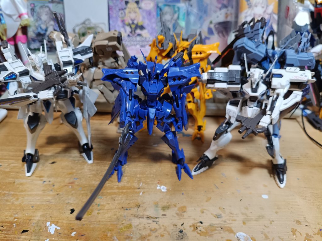 まだ組んでない機体もあるからもっと増えるまああと3体は増えます