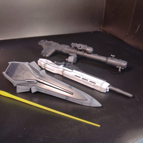 取り敢えず！組み上がりました！😀組んでみたらちょこちょこ筆塗り箇所が何箇所か見つかりました！😄まぁそれは一瞬で終わるような箇所なので特に問題無しです！😄次はデカールとトップコートで完成と言う事になりますが、急いでもこの次に作るキットも、数は無いので！😅本日はここまでにしてデカールとトップコートしたら次は完成投稿になるので、制作ストーリーはこれにて終了としますね！😄ここまでイイネして頂いたり観覧して頂き有難う御座いました！😄完成しましたら改めて完成投稿しますので観覧宜しくお願いします！😀（6枚目）