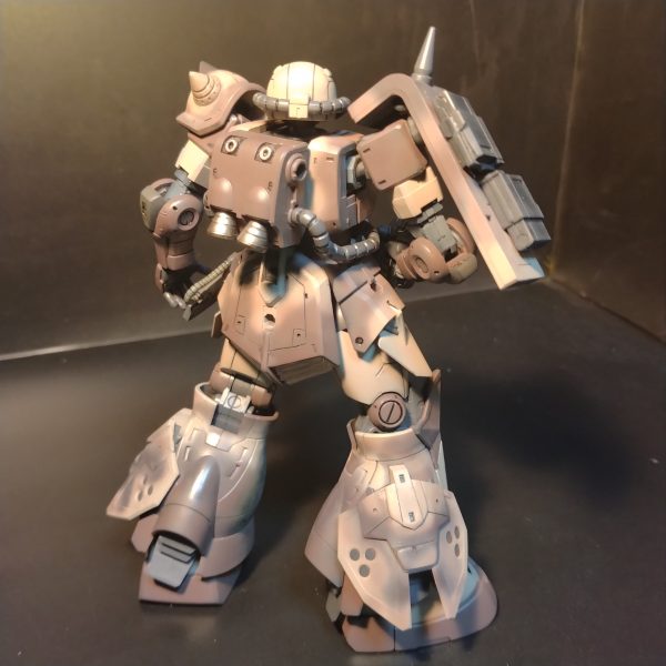 結局は少し仮眠とったら少し元気出たので！墨入れして組み上げました！😄なんか頭の付け具合がシックリ来ない感じがするので何回も説明書見て確認しましたが、間違っては無いみたいで！まぁ取り敢えずは組み上がりと言う事で！😄次はデカール貼ってトップコートで完成になるので！制作ストーリーはこれにて終了にします！😀完成したらいつものように完成投稿しますので！お時間がありましたら観覧宜しくお願いします！😄ここまで制作ストーリーを見て頂き有難う御座いました！😄（3枚目）