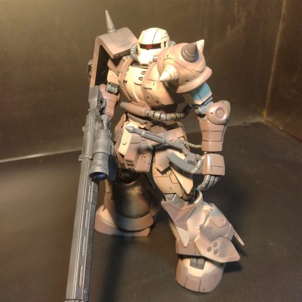 結局は少し仮眠とったら少し元気出たので！墨入れして組み上げました！😄なんか頭の付け具合がシックリ来ない感じがするので何回も説明書見て確認しましたが、間違っては無いみたいで！まぁ取り敢えずは組み上がりと言う事で！😄次はデカール貼ってトップコートで完成になるので！制作ストーリーはこれにて終了にします！😀完成したらいつものように完成投稿しますので！お時間がありましたら観覧宜しくお願いします！😄ここまで制作ストーリーを見て頂き有難う御座いました！😄（4枚目）