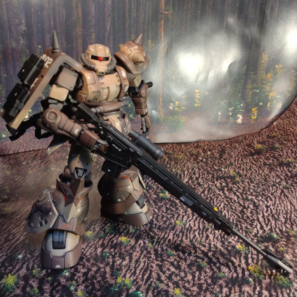 いつものようにスジ彫り入れてグラデーション塗装です！😀今回ですが！私的にですが大事な事なので！😄ニードルを痛めて使用を止めていた使い慣れたタミヤスーパーファインのニードルをもう一度ルーターやラジペン等で修理してもう一回使ってみました！この前の作品まで間に合せのちょっと安価なハンドピース使ってたのですが！今回修理したスーパーファインで塗装したところ！大げさではなく！塗装時間が約半分の時間に短縮されました！😄やはり大事です！ハンドピース！慣れた道具かもですが！良いものは良いとはよく言ったものです！😀