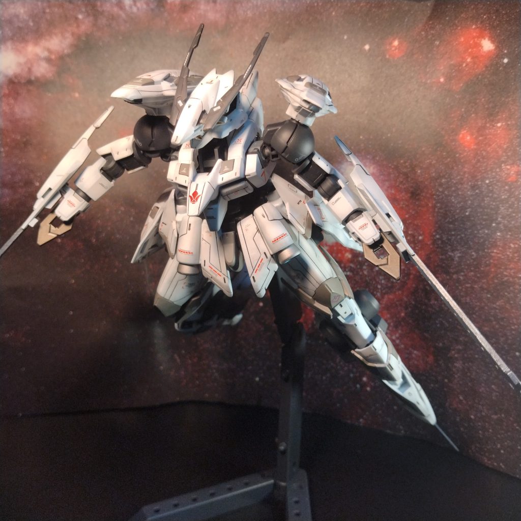 想像制作でHGレギンレイズジュリアでした！今回は久しぶりにオリジナルカラーに塗装しました！しかもなんで鉄華団？って思われる方もいると思いますが！😅私は前々からこの機体カッコイイなと思ってて!どうしてもカラーリングが気に入らなかったんです!😄で、どうせカラーリング変えるなら！いっその事鉄華団仕様にしようと思い制作しました!😄で、次はと言いたいところなのですが！手持ちのキットがMGシャアザクとHGノイエ・ジールしか無くて！後は旧キットが4つしか無くて!ザクは現在出来ることを全て詰め込んで作りたいと思っていて！まだ手を付けたくなくて！と、なるとノイエ・ジールしかないので！ちょっと悩んでます！😅今までは依頼があったので依頼キットを作るので作るものに困る事が無かったのですが！現在ちょっと依頼が止まってるので！手持ちキットが無いんです！🥲ガンプラ以外のキットならちょっと積んでるのがあるのですが！😄なのでちょっと次何を作るか考えてみます！😀いつも制作予告していたので！ちょっと淋しい気分になりますが！😄さてさて！いつも制作ストーリーから見て下さる方々や今回ここまで観覧して下さった方々！観覧有難う御座いました！😄次もなるべく、そう間を空けないように何かしら作ると思いますので！次回も観覧宜しくお願いします！😀