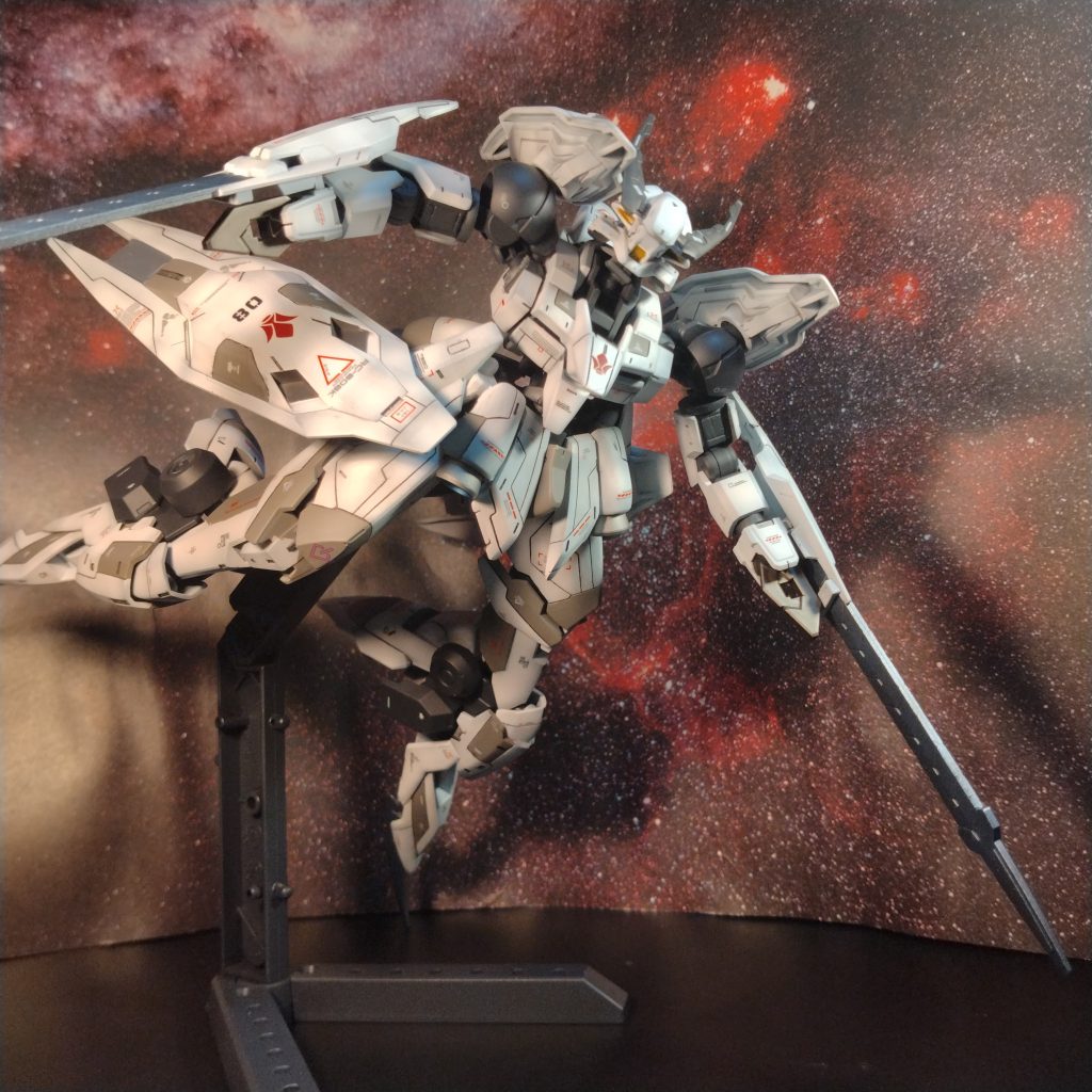 毎度のスジ彫り入れてグラデーション塗装です！😄