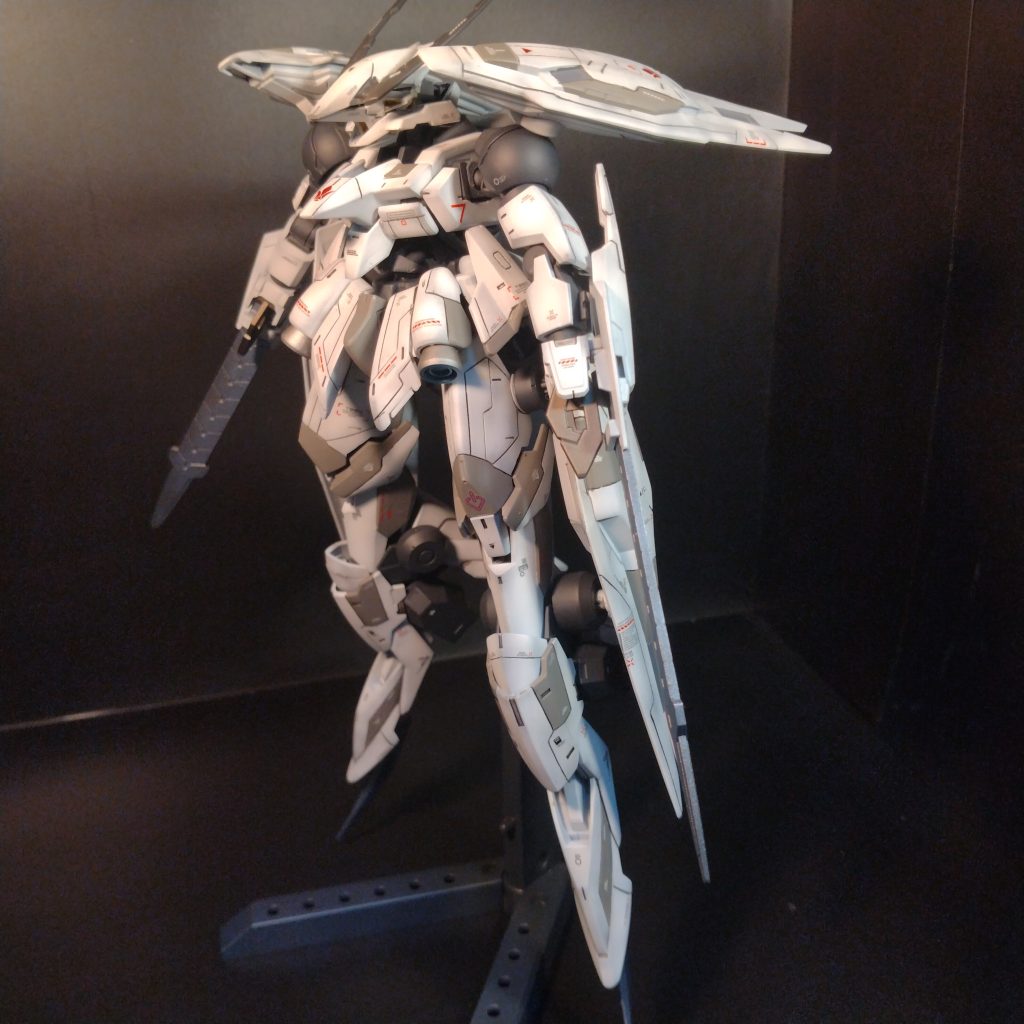 接地出来る様に付け替えの足もあるのですが！今回は付け替えてません！😅このままの方が私好みだったので！😄