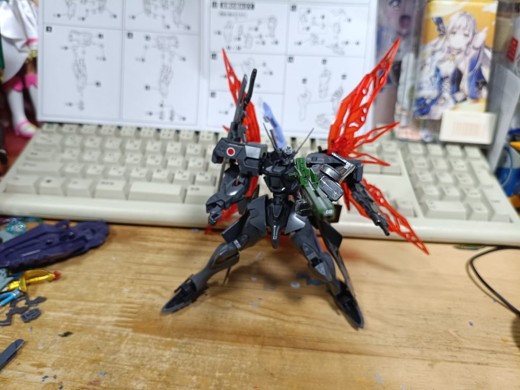 まあデスティニーと言いながら羽は司馬懿デスティニーガンダムそして武器はパーフェクトフリーダムの武器です デスティニーの武器や羽がなかったので仕方ない(´;ω;`)SDデスティニーの武器と羽付けるか少し迷い中