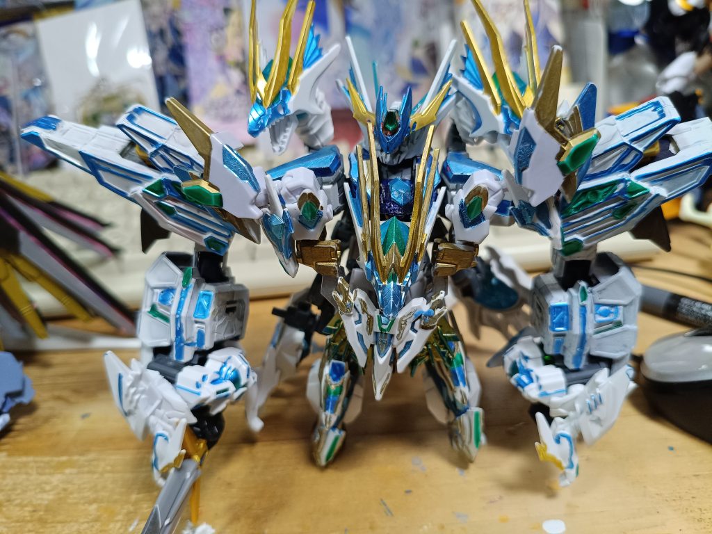 両方腕装備　ん・・・これはストライクの肩をもっと固めるかなんかしないとダメかな？重みでまだ負ける