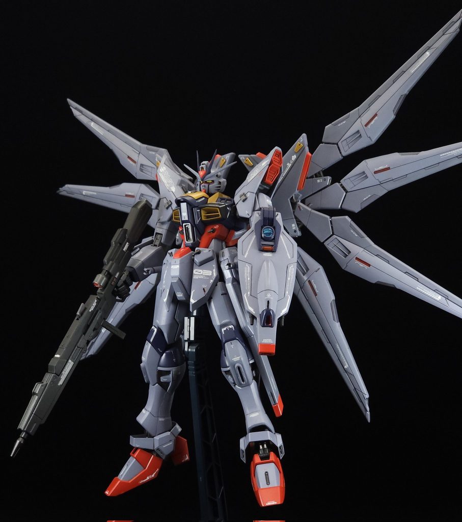 ウイングを展開した姿はプロヴィデンスを彷彿とさせます!ラウ・ル・クルーゼならスーパードラグーン・システムも難なく使いこなすだろう