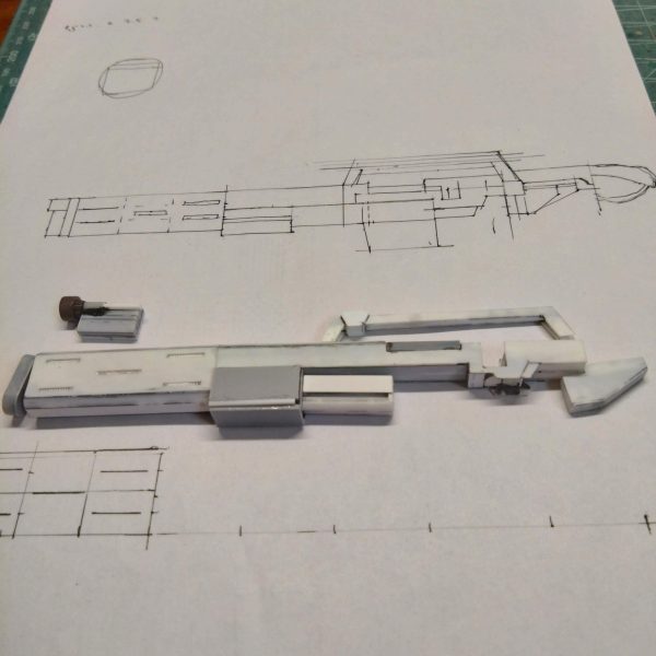 ギラ・ドーガ　②リアスカートの延長をしました。フロント、サイドのアーマーの裏はプラ板で工作しておりますが、リアスカートはどうしようか？と悩んでおります🤔ギラ・ドーガが、行き詰っているのでプラ板工作の傍ら、プラ板とプラ材を大量に無駄遣いしながら、いつか作ってみたいと思っていた、ビームショットライフルにて道草をしております…完成するかわかりませんが…😂&nbsp;&nbsp;（4枚目）