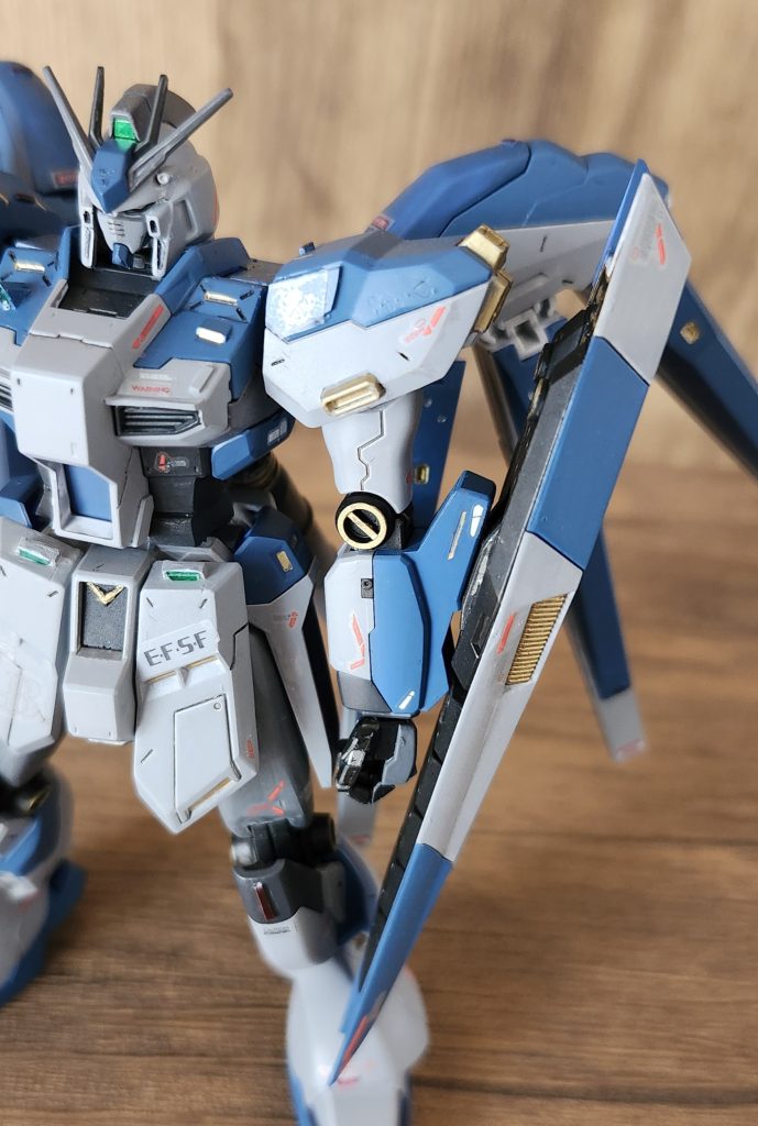 ネオジム間の距離が短くなって、｢シールドのクルクル力＜ネオジムの磁力｣の方が大きくなり保持できます！