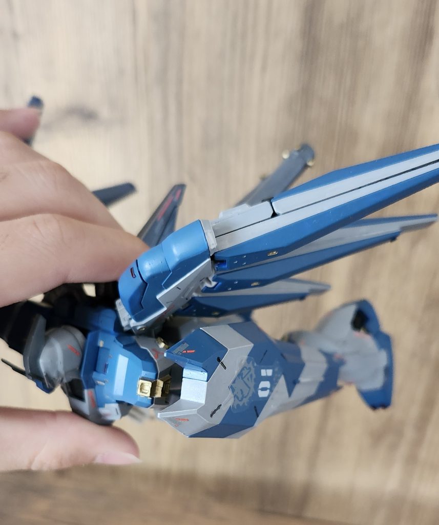 このとおり！保持力が必要な時は外して、ポージングの幅を効かせたい時は付ける、みたいに分けて使っています！