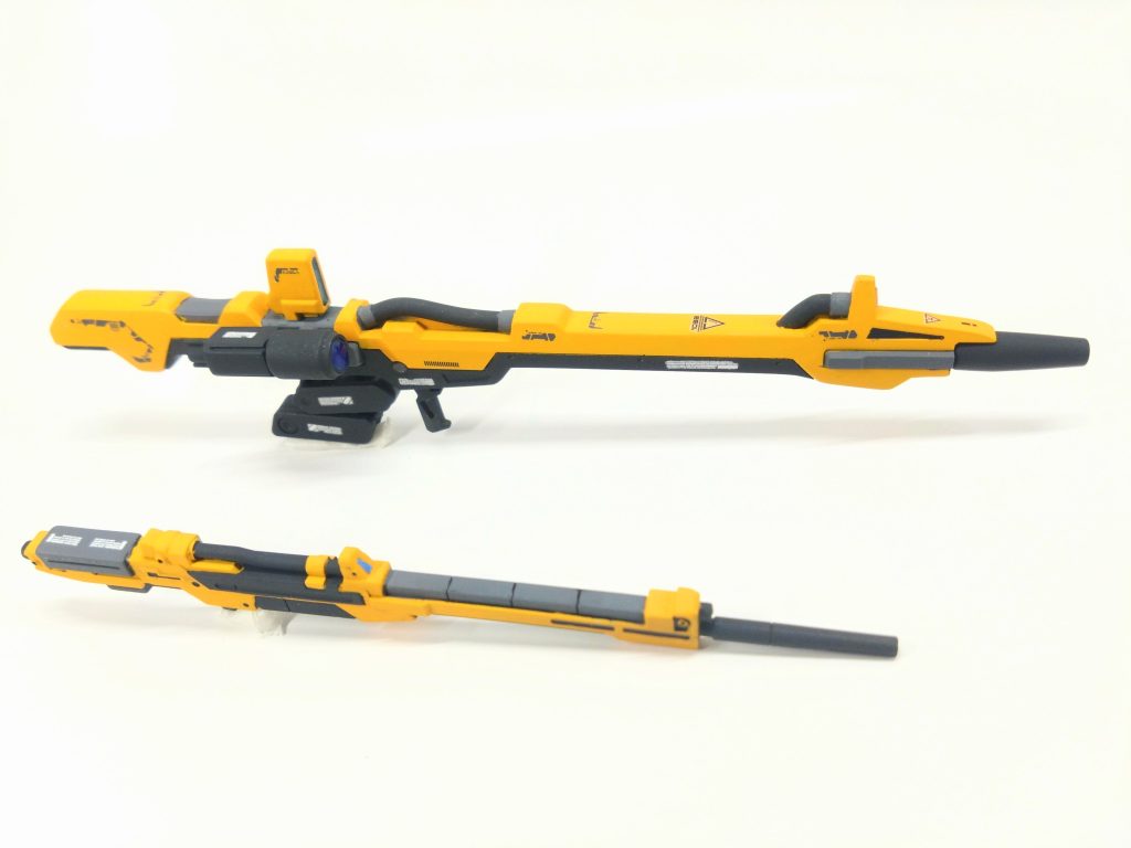 メガビームランチャーとビームライフルもカラーを合わせています。猛虎魂を感じる。