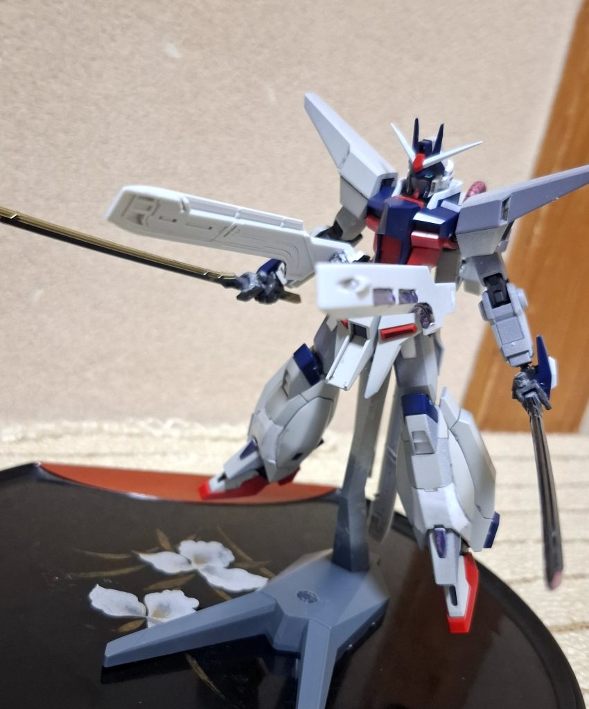 新射撃武装ビームカノン砲セイバーガンダムなどを参考に作られた新武装。威力はアグニとほぼ同じ。