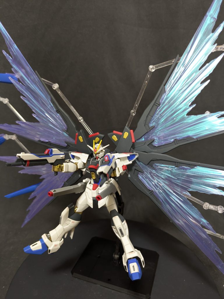 HGCE ストライクフリーダムガンダム弐式＆光の翼エフェクトセット–2枚目/制作者：G.ボーイ