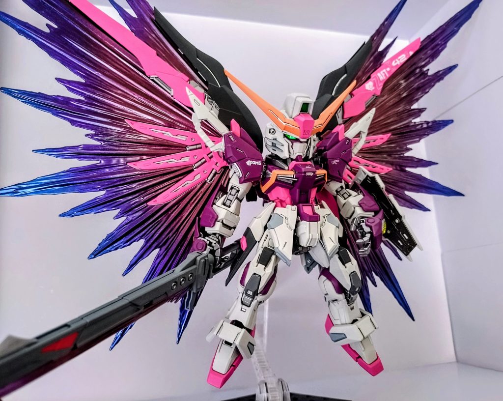 光の翼カッコいい⋯でかい⋯ただ展開して飾ろうとすると場所を取りすぎる⋯w