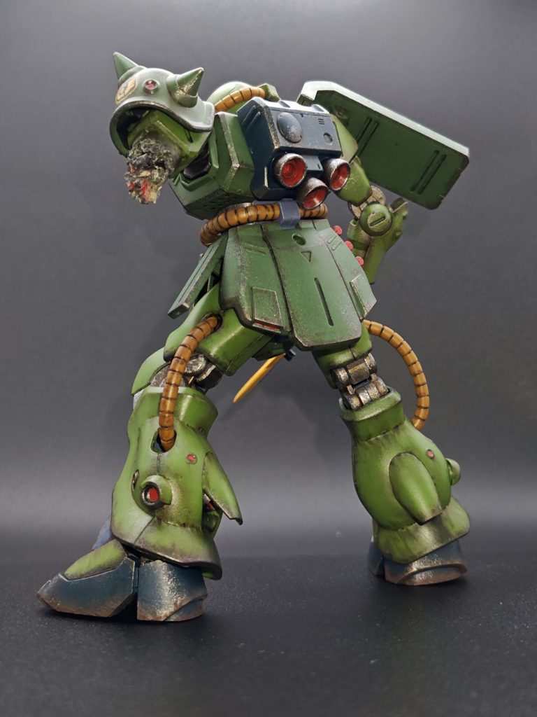 最小限の部分塗装をやりました、合わせ目は目立つ所だけ段落ちモールド化してます