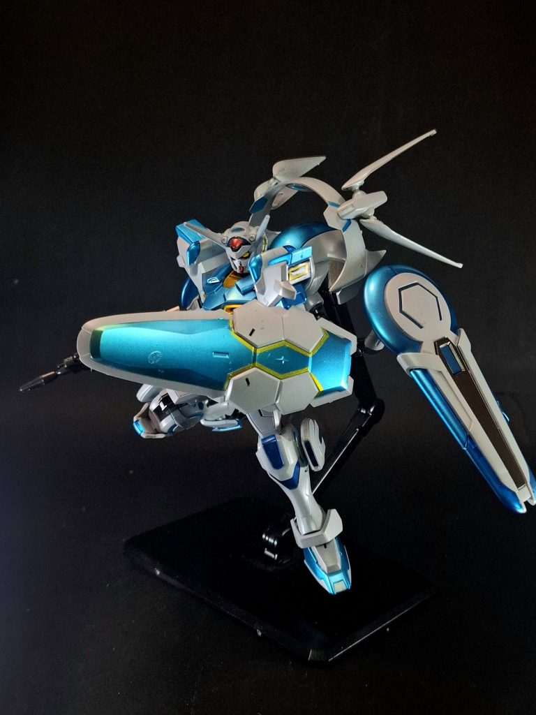 フォトン装甲シールド (コピペシールド)パーフェクトパックと共に開発された専用シールド。リフレクターパックの技術が応用されており、ビーム・プレーンを放出して敵のビーム攻撃を無効化・吸収する。