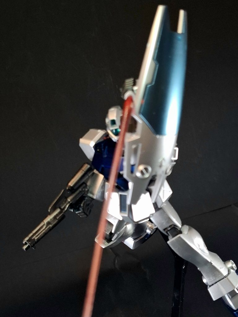 ビーム・サーベル型式番号：THI BSjG01[44]出力0.3MW[10]。ガンダムから運用される装備だが、ジムでは信頼性の向上に伴い、装備数は1本となった[10][注 17]。一方で、隊長機では2本装備したツインサーベルタイプも存在する[35][注 18]。また、オプションとしてジャベリンタイプも存在するが、供給量は少ない[35]。