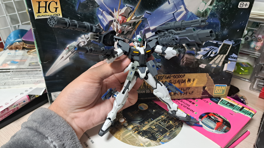 全ての銃火器から一斉射撃する形態は「セヴンスフルバースト」と呼ばれる。