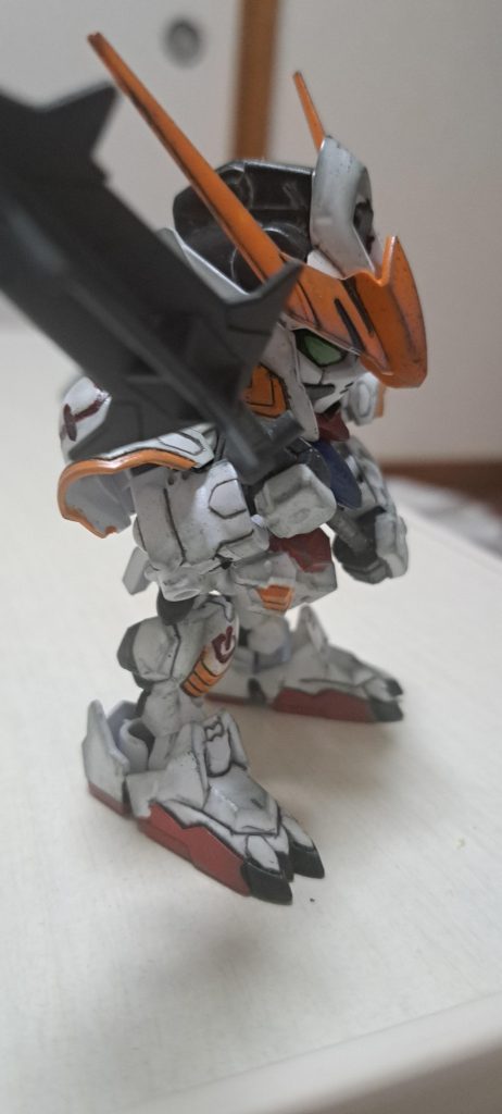 SDだから汚さんとこと思ったけど、鉄血は汚さなければと洗脳され。でもエッジをなぞる程度に汚した程度。